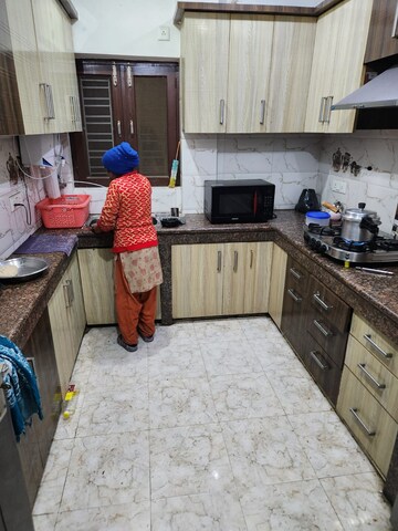 Bedroom in 3 BHK Apartment at Sector 45 – for Rent
