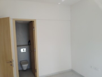 Room in 3 BHK Apartment at Lodha Bel Air, Jogeshwari West – for Rent
