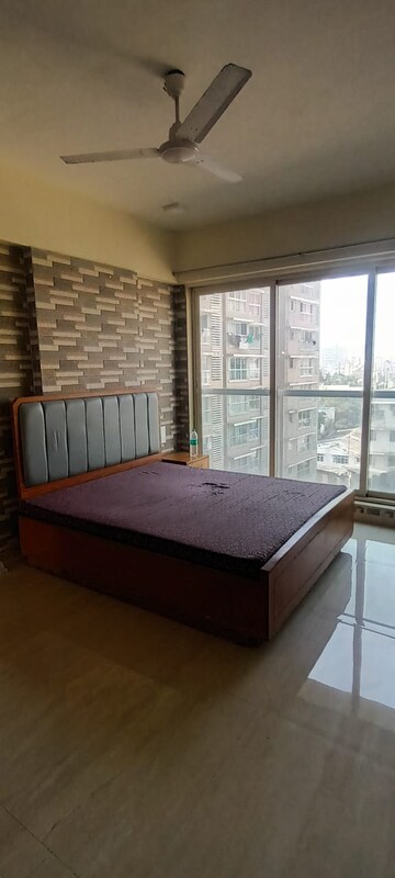 Bedroom in 2.5 BHK Apartment at VKG Amazon, Andheri East – for Rent