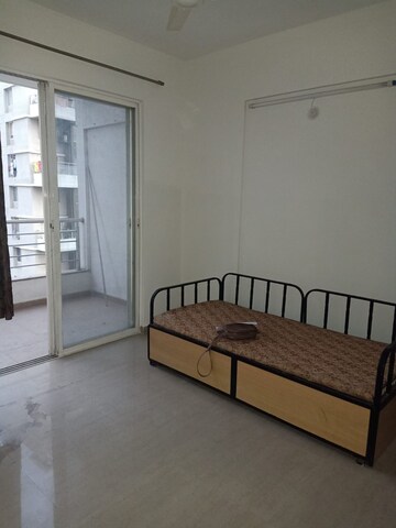 Room in 3 BHK Apartment at Taware Colony – for Sale