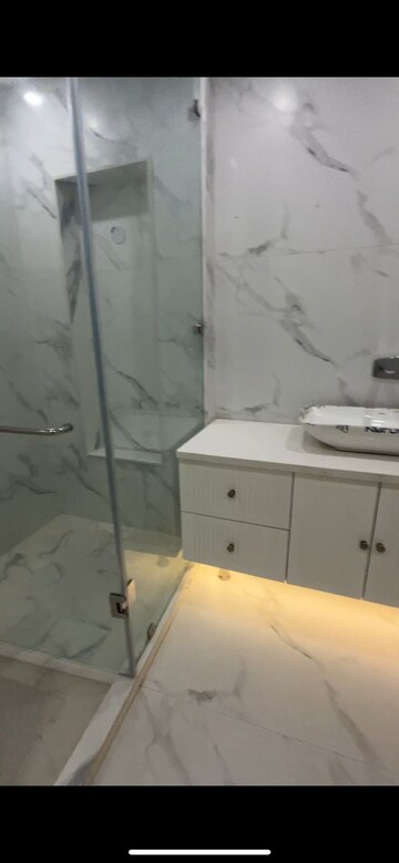 Bathroom in 3 BHK Builder Floor at Infinite Luxury, South City 2 – for Rent