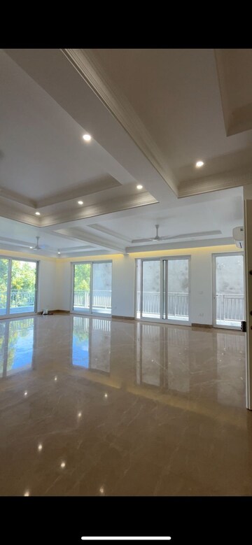 Building Lobby in 3 BHK Builder Floor at Infinite Luxury, South City 2 – for Rent