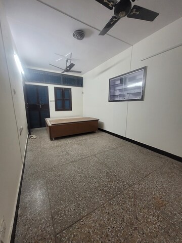 2 BHK Apartment For Rent in Janakpuri