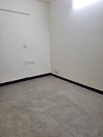 Furnished Amenities in 2 BHK Apartment at Janakpuri – for Rent