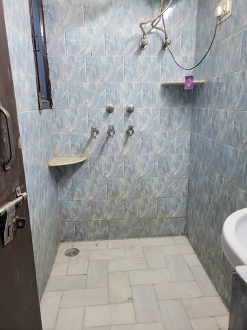 Attached Bathroom in 2 BHK Apartment at Janakpuri – for Rent