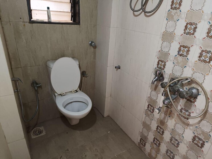 Bathroom, salasar-aanand 2 Bedroom 700 Sq.Ft. Apartment In Mira Road Thane 8172866