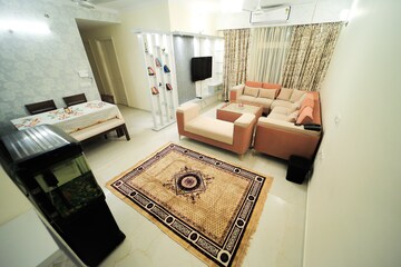 Living Room in 3 BHK Apartment at Gomti Nagar – for Rent