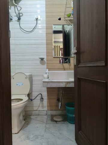 Bathroom in 4 BHK Builder Floor at Ardee City, Sector 52 – for Rent