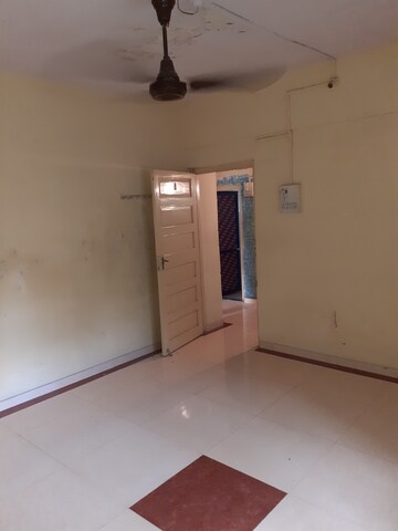 Furnished Amenities in 1 BHK Apartment at Azad CHS, Goregaon East – for Rent