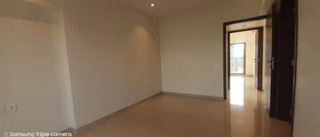 Room in 1 BHK Apartment at Girnar Heights Apartment, Nalasopara East – for Sale