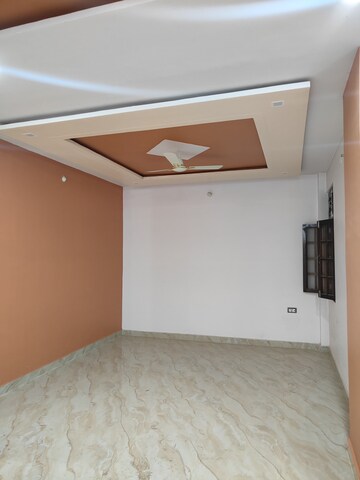 Room in 2 BHK Independent House at Gomti Nagar – for Rent