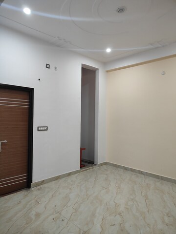 Room in 2 BHK Independent House at Gomti Nagar – for Rent
