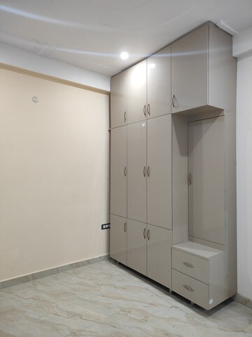 Room in 2 BHK Independent House at Gomti Nagar – for Rent