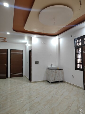 Room in 2 BHK Independent House at Gomti Nagar – for Rent