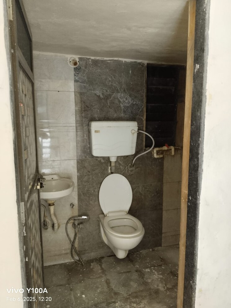 Bathroom, ekta-parksville-phase-2 1 Bedroom 600 Sq.Ft. Apartment In Virar West Palghar 8173116