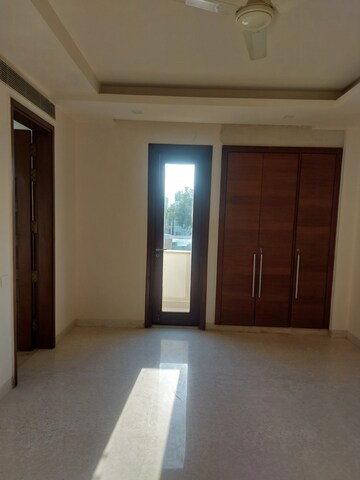 Furnished Amenities in 4 BHK Builder Floor at Friends Colony – for Rent
