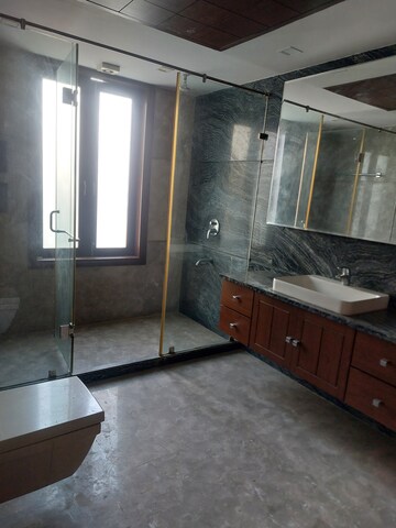Furnished Amenities in 4 BHK Builder Floor at Friends Colony – for Rent