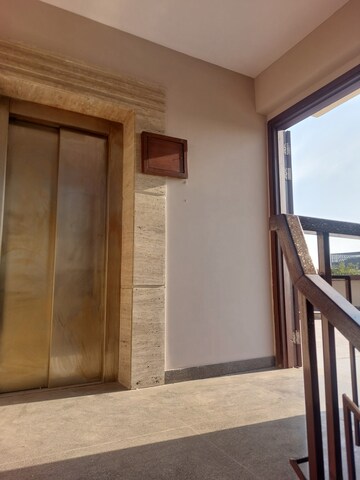 Furnished Amenities in 4 BHK Builder Floor at Friends Colony – for Rent