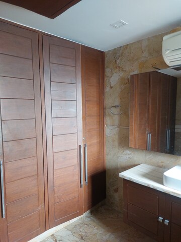 Furnished Amenities in 4 BHK Builder Floor at Friends Colony – for Rent