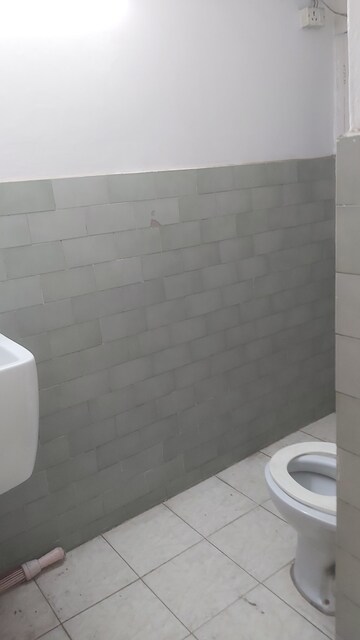 Bathroom in 3.5 BHK Apartment at Mayur Vihar – for Rent
