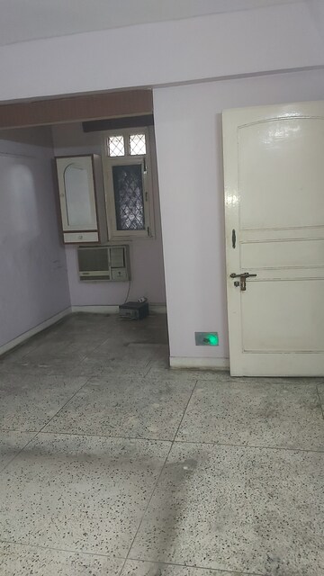 Kitchen in 3.5 BHK Apartment at Mayur Vihar – for Rent