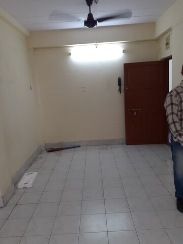 Room in 1 BHK Apartment at Kamanwala Manavsthal II, Goregaon East – for Rent