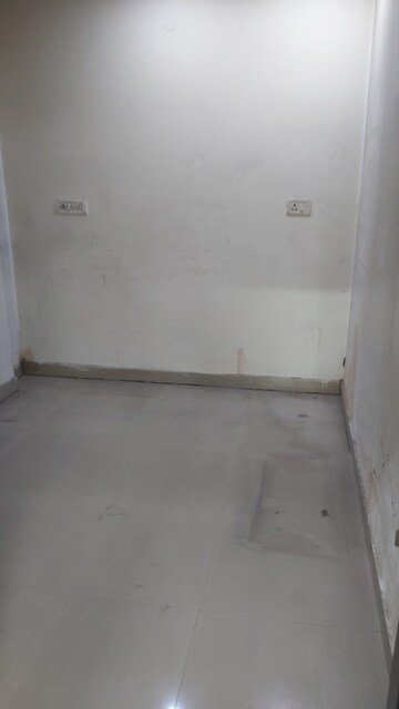 Room in 2.5 BHK Builder Floor at Mayur Vihar – for Rent