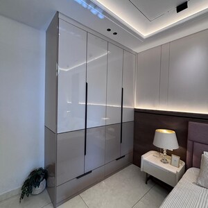 Room in 4 BHK Apartment at Patiala Road – for Sale