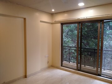 Room in 3 BHK Apartment at Ekta Heritage Apartment, Khar West – for Sale