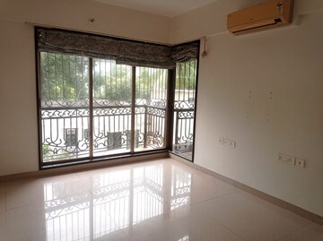 Room in 3 BHK Apartment at The Wadhwa Madhuban, Bandra West – for Sale