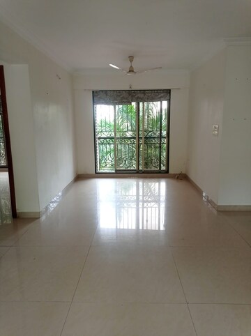 Room in 3 BHK Apartment at The Wadhwa Madhuban, Bandra West – for Sale