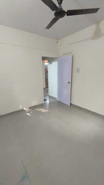 Room in 3 BHK Apartment at Arjun CHS Vasant Vihar, Vasant Vihar – for Sale