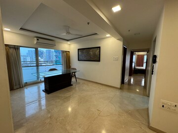 Room in 3 BHK Apartment at Ekta Eros, Khar West – for Sale
