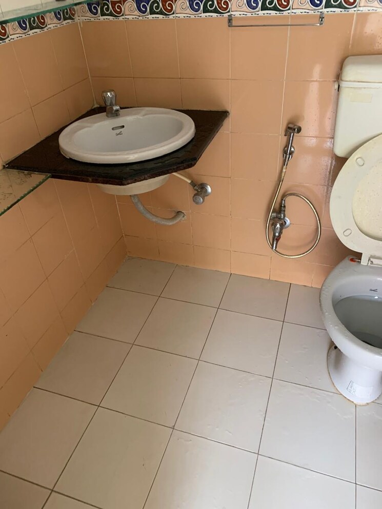 Bathroom, gagan-arena 3 Bedroom 1500 Sq.Ft. Apartment In Undri Pune 8173307