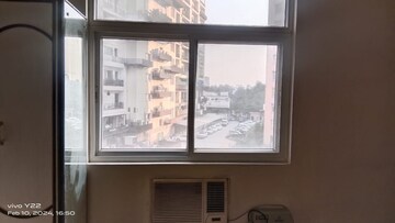 Room in 3 BHK Apartment at Rohtas Plumeria, Gomti Nagar – for Rent