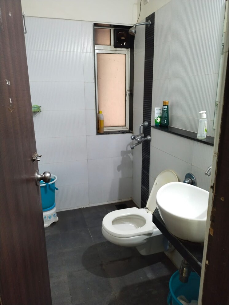 Bathroom, raunak-heights 1 Bedroom 437 Sq.Ft. Apartment In Ghodbunder Road Thane 8173356