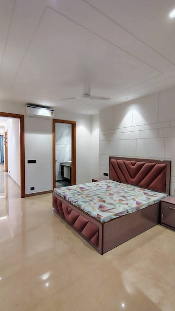 Bedroom in 1 RK Builder Floor at Dlf Cyber City, Sector 24 – for Rent