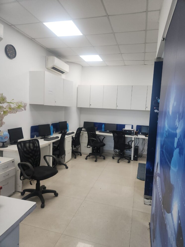 Team Area, nibr-1-aerocity Commercial Office Space 900 Sq.Ft. In Andheri East Mumbai 8173411