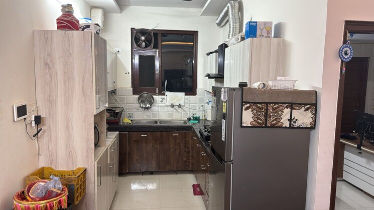 Kitchen, guru-nanak-enclave 3 Bedroom 1100 Sq.Ft. Builder Floor In Dhakoli Village Zirakpur 8173409