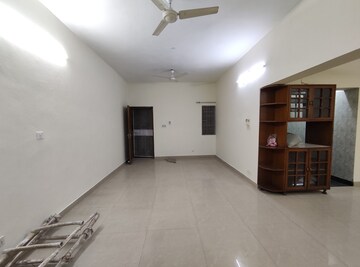 Room in 3 BHK Apartment at Vasant Kunj – for Rent