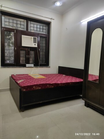 Bedroom in 1 BHK Builder Floor at Sector 43 – for Rent