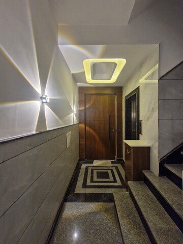Staircase in 1 BHK Builder Floor at Dlf Cyber City, Sector 24 – for Rent