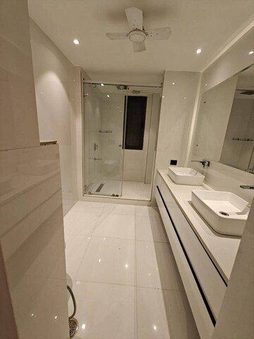 Bathroom in 1.5 BHK Builder Floor at Dlf Cyber City, Sector 24 – for Rent