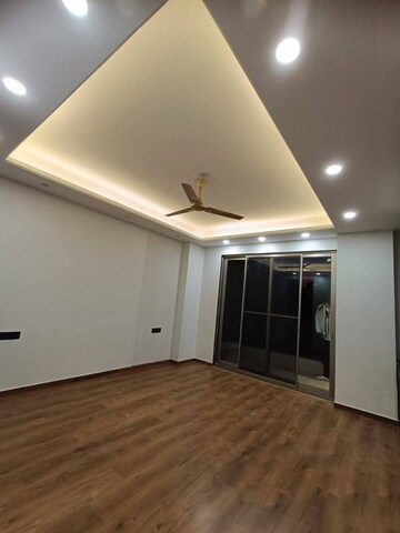 Room in 2 BHK Builder Floor at Dlf Cyber City, Sector 24 – for Rent