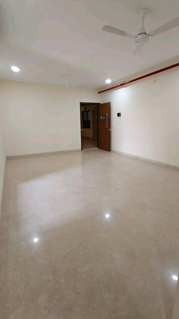 Room in 2 BHK Apartment at K Raheja Ascencio, Chandivali – for Rent
