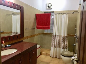Team Area in 3 BHK Builder Floor at Hauz Khas Enclave – for Rent