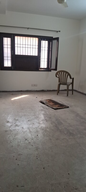 Building Lobby in 4 BHK Apartment at Sarita Vihar – for Rent