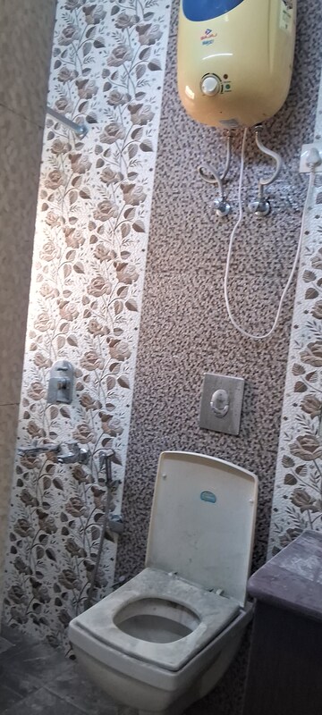 Attached Bathroom in 4 BHK Apartment at Sarita Vihar – for Rent