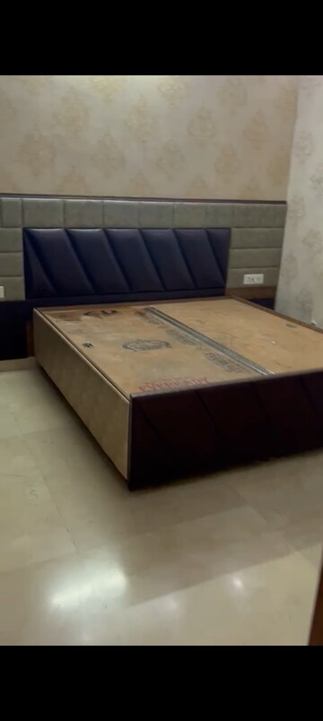 Bedroom in 3 BHK Builder Floor at ARV Park, Sector 63 – for Rent