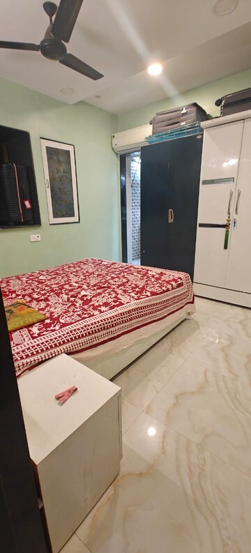 Bedroom in 1.5 BHK Apartment at Parijat Apartment Bandra, Bandra West – for Rent